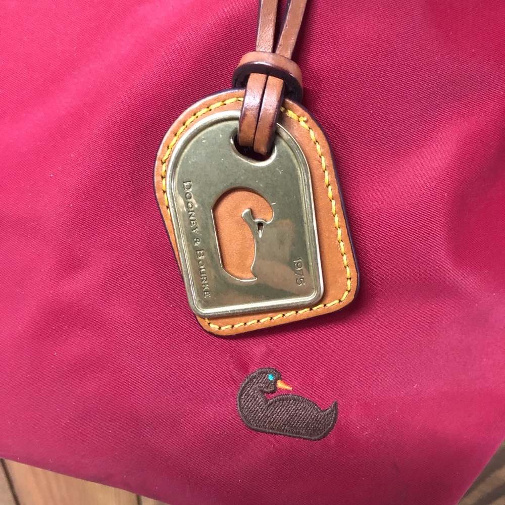 Dooney & Bourke red with leather purse - Picture 5 of 12